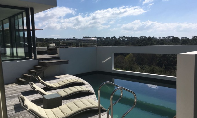 Seignosse Villa | Overlooking the golf course, exceptional villa with views of the Pyrenees and the ocean