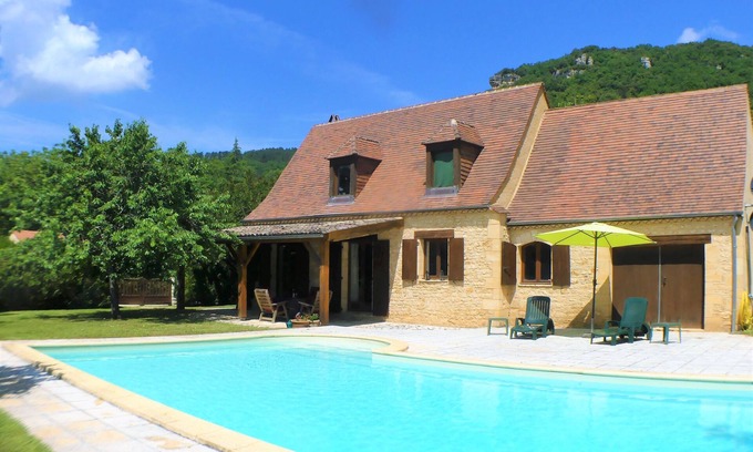 Saint-Vincent-de-Cosse House | PRETTY GITE WITH PRIVATE POOL AND ENCLOSED GARDEN SET IN THE GOLDEN TRIANGLE