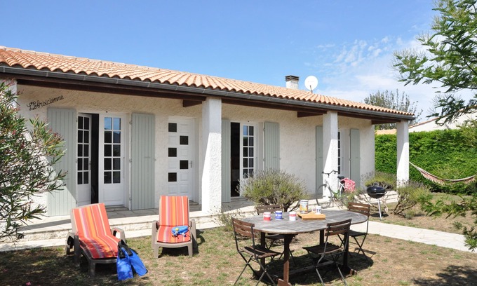 Saint-Denis-d'Oleron House | Promotion: House 6 pers, enclosed land 600m2, 400m beach, sea and shops