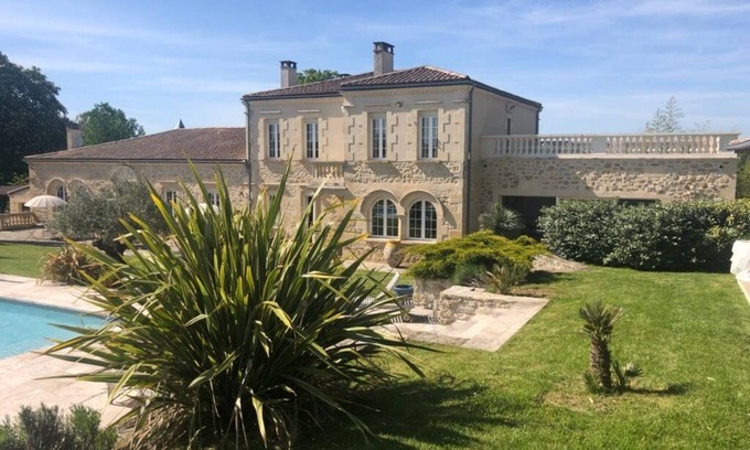 Saint-Pierre-de-Mons House | PROPERTY IN THE HEART OF VINES