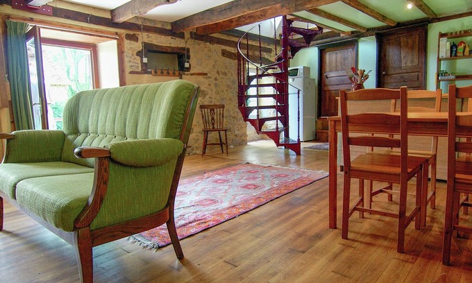 Bassin de Brive Cabin | Quaint Cottage in Juillac with Private Garden