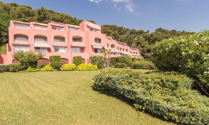 Saint-Mandrier-sur-Mer House | Résidence Pierre & Vacances Saint-Mandrier Les Jardins de la Côte d'Azur