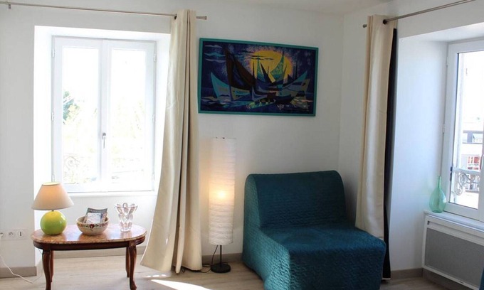 La Rochelle City Centre Apartment | Renovated studio in La Rochelle center, near port