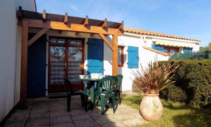 Saint-Palais-sur-Mer Apartment | Saint Palais sur Mer - SEMI-DETACHED HOLIDAY VILLA - residence BOIS SOLEIL