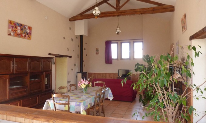 La Foret-sur-Sevre House | Single-storey gîte with swimming pool, ideal for families.