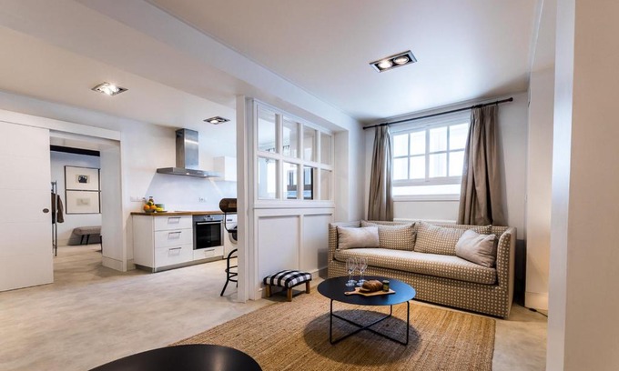 Biarritz City Centre Apartment | SOTOAN KEYWEEK Design Apartment close to the Port-Vieux beach in Biarritz
