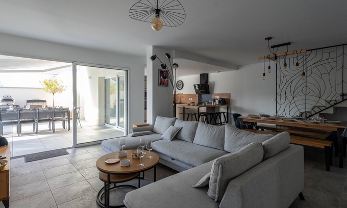 Biscarrosse Plage House | Spacious house 10p, near beach, equipped, terrace, Biscarrosse