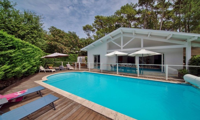 Biscarrosse House | Spacious house with luxury comfort quality services. Heated pool 4-star rated