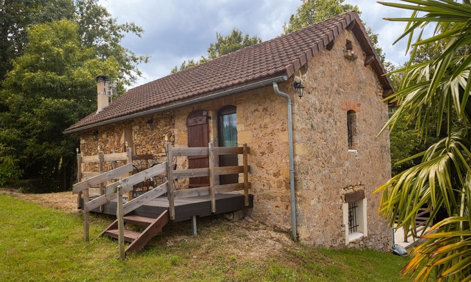 Saint-Cernin-de-lHerm House | Storehouse with pool near Monpazier