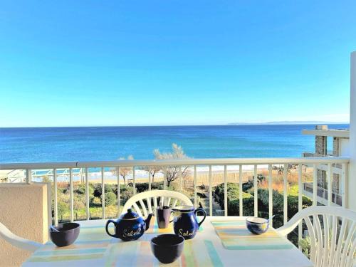 Le Lavandou Apartment | Studio au Lavandou avec Terrasse et Vue Mer - FR-1-251-237