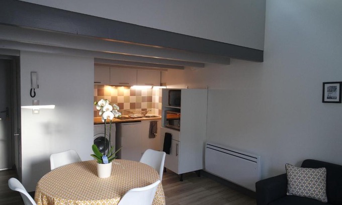 La Rochelle City Centre Apartment | Studio Hypercentre LR