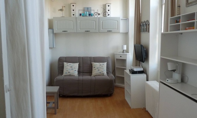 La Rochelle City Centre Apartment | STUDIO IN HISTORICAL CENTER