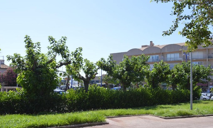 Toulon - Hyeres Apartment | STUDIO PORT HYERES