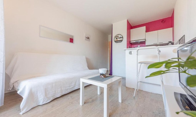 Sanary-sur-Mer Apartment | STUDIO SANARY