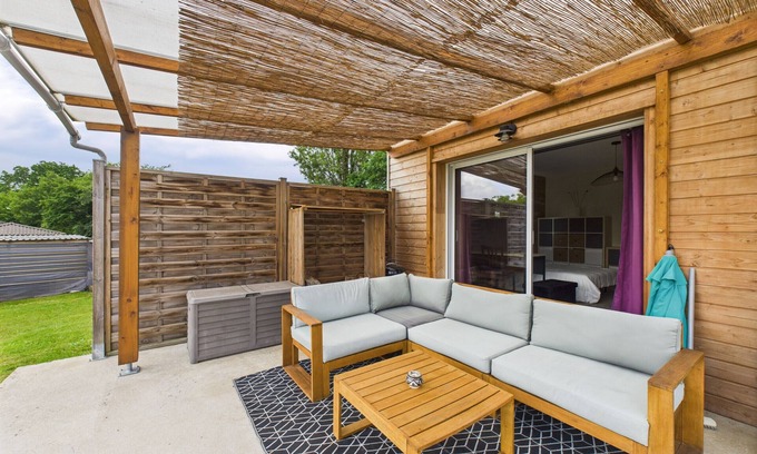La Chapelle-Aubareil Ski Chalet | Superb one-storey house with swimming pool for 6