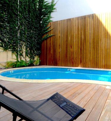 Hotel de Ville - Quinconces Bed & Breakfast | T2 bis luxe hyper centre piscine