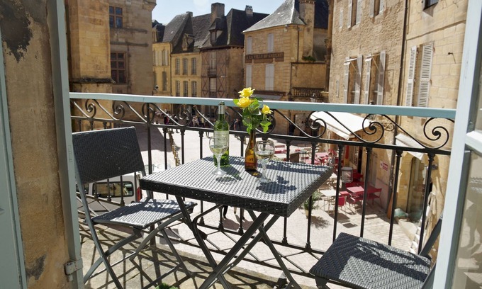 Sarlat-la-Caneda Historic Center Apartment | Truly In The Heart Of Sarlat, Spacious And Gracious