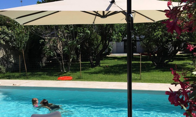 L'Isle-sur-la-Sorgue House | VERY PRETTY FAMILY HOUSE Isle sur la Sorgue City Center, edge of Sorgue.