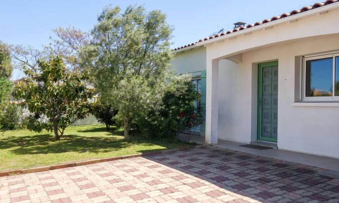 Vaux-sur-Mer House | Villa Languedoc by Interhome