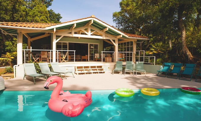 Soustons Villa | *VILLA PINSOLLE* 12 persons, overlooking the GOLF, near the OCEAN