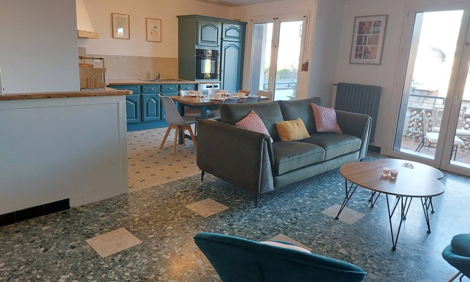 Villeneuve-sur-Lot Apartment | Villa Sixty, Apartment in the heart of the Bastide with exceptional view of the lot!