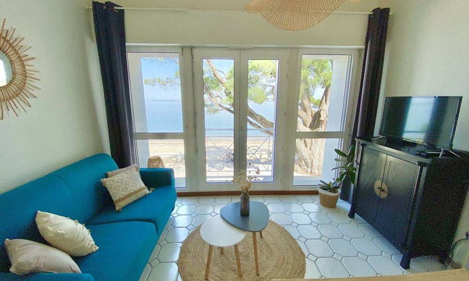 Saint-Trojan-les-Bains Apartment | Waterfront apartment on the Ile d'Oléron