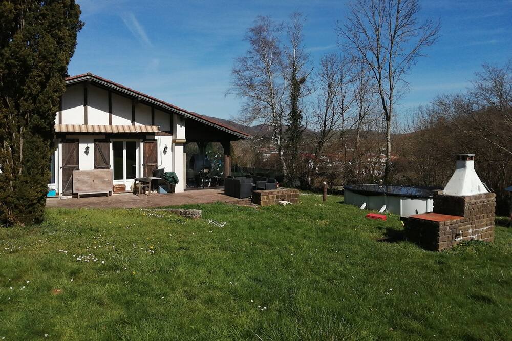 Saint-Martin-d'Arrossa Bed & Breakfast | Chambre Xoriekin Charmante et Calme au Cœur du Pays Basque Intérieur !!!