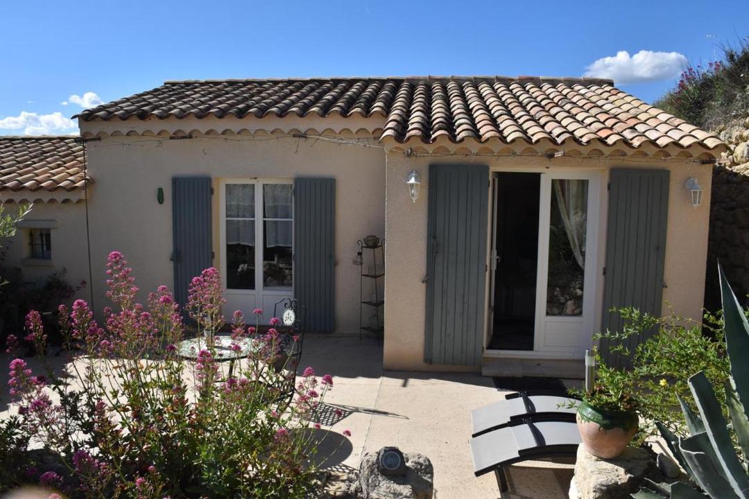Saint-Pierre-de-Vassols House | La maison de Malie