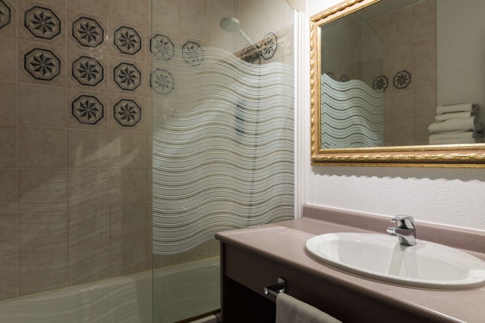 Photo of Bathroom in Chasseneuil-du-Poitou