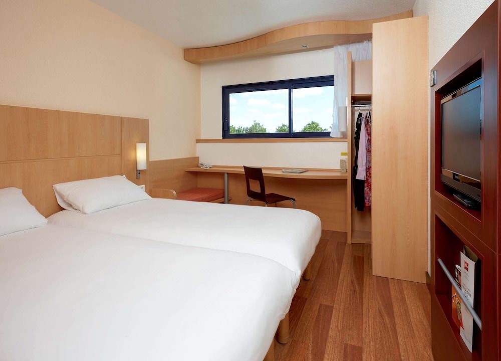 Photo of Bedroom in Chasseneuil-du-Poitou