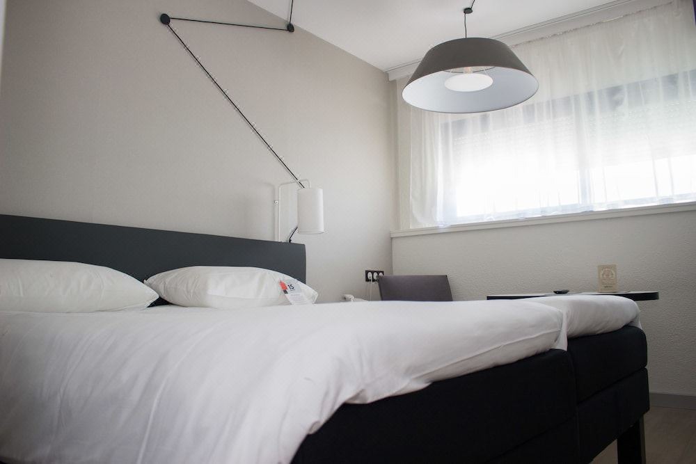 Photo of Bedroom in Chasseneuil-du-Poitou