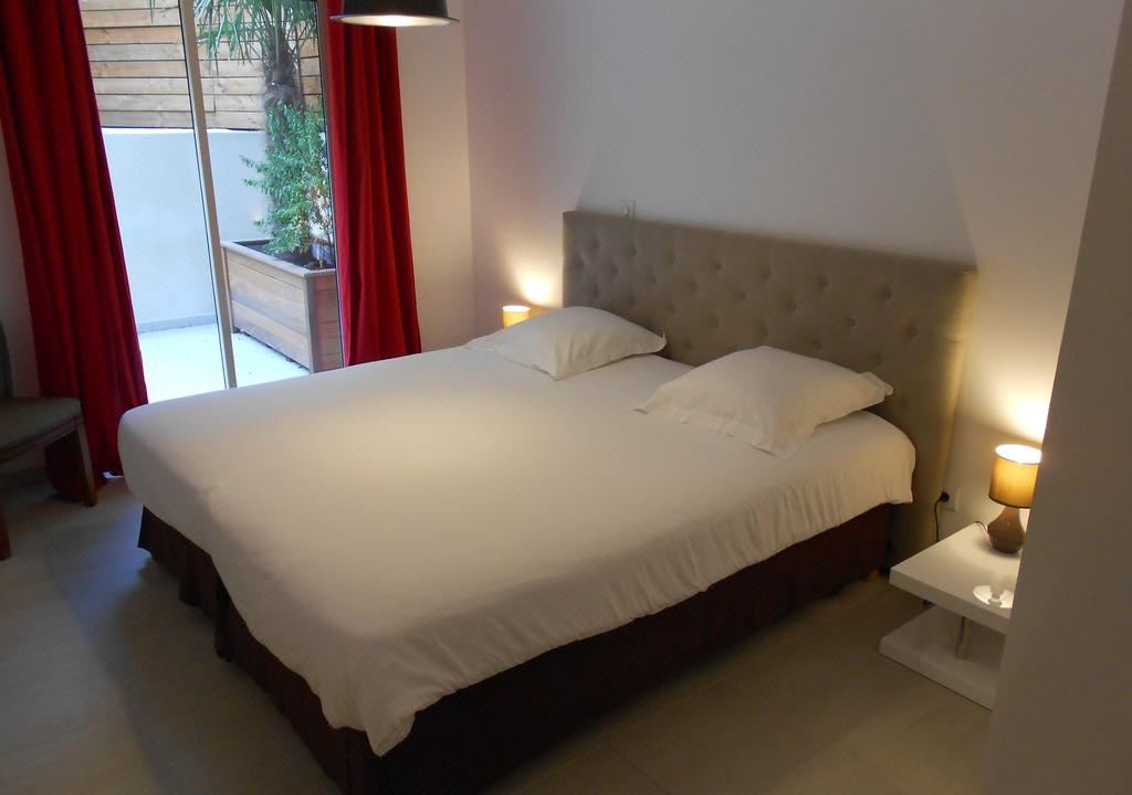 Photo of Bedroom in Cannes City Centre