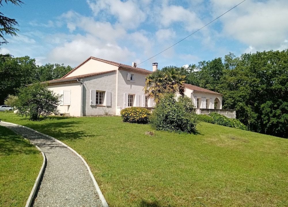 Photo of Buildings in Feugarolles