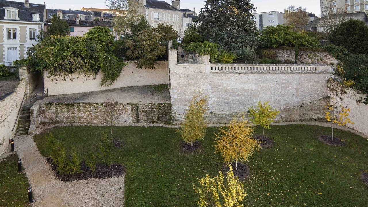 Photo of Others in Poitiers