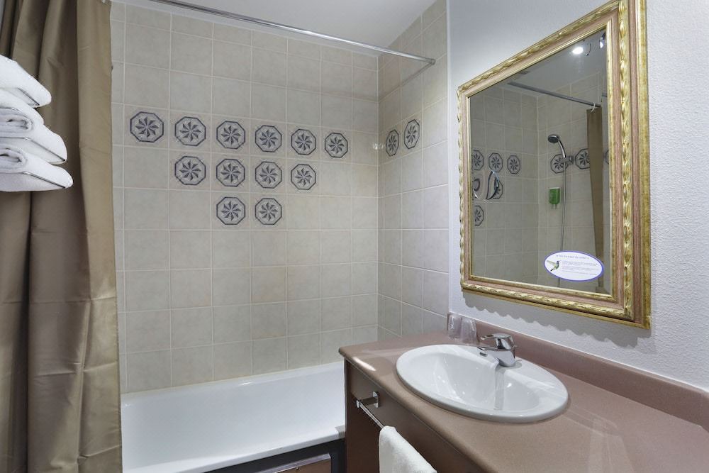 Photo of Bathroom in Chasseneuil-du-Poitou
