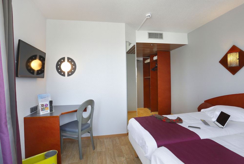 Photo of Bedroom in Chasseneuil-du-Poitou