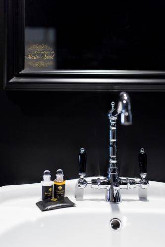 Photo of Bathroom in Capucins - Victoire