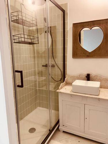 Photo of Bathroom in Saint-Sulpice-et-Cameyrac