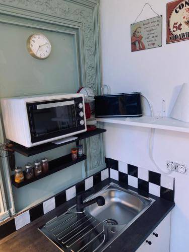 Photo of Kitchen in Saint-Sulpice-et-Cameyrac