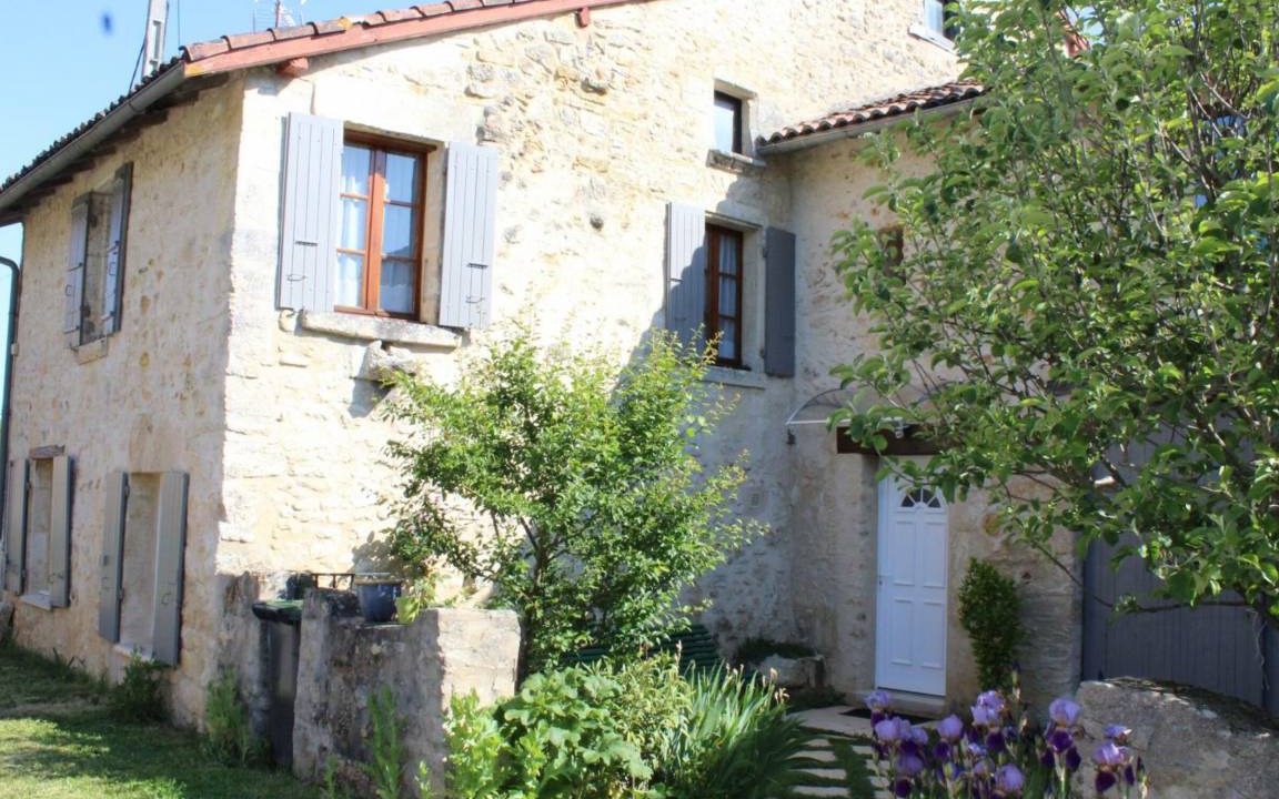 Photo of Buildings in Saint-Front-la-Riviere