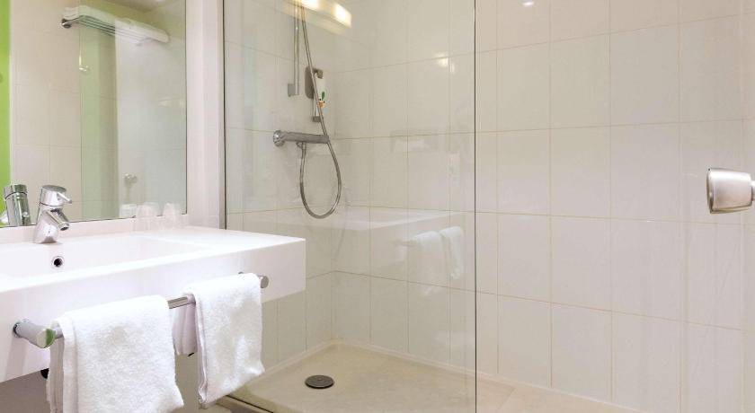 Photo of Bathroom in Champniers