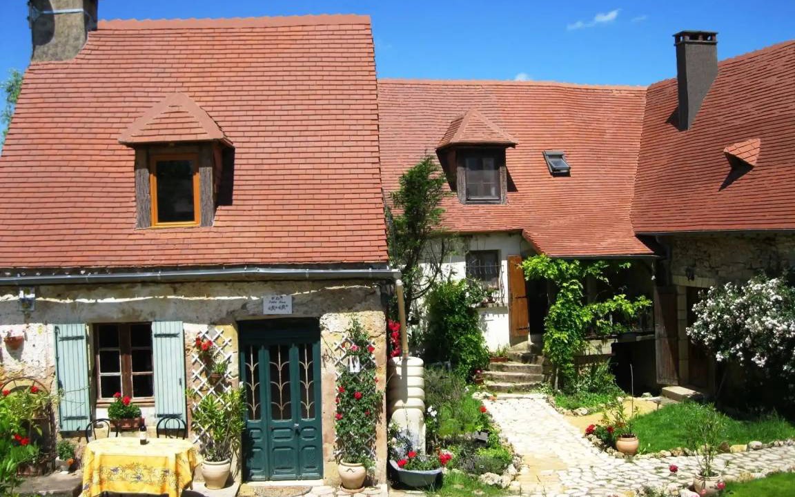 Photo of Buildings in Hautefort