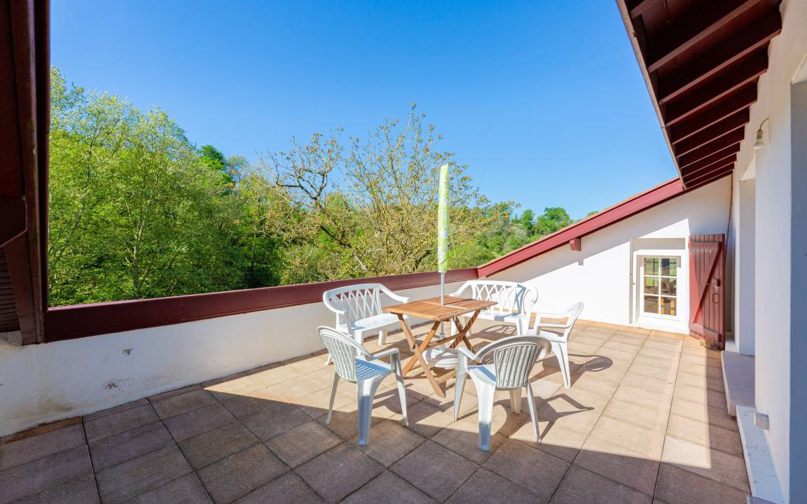 Photo of Patio Balcony in Amorots-Succos
