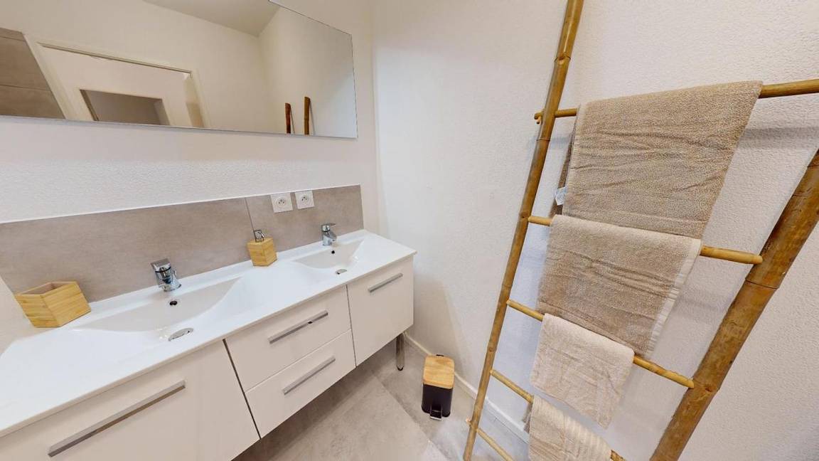 Photo of Bathroom in Cenon
