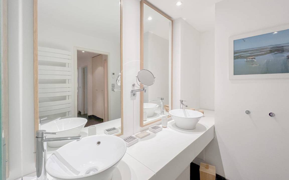 Photo of Bathroom in Bordeaux Golden Triangle