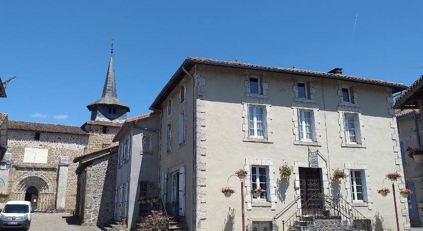 Photo of Buildings in Exideuil