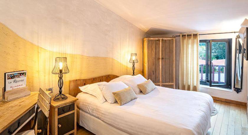 Photo of Bedroom in Le Barp