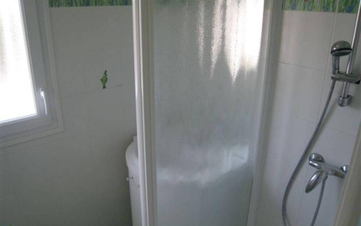Photo of Bathroom in Domino