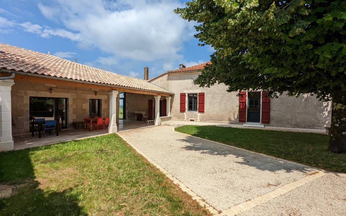 Photo of Buildings in Val-des-Vignes