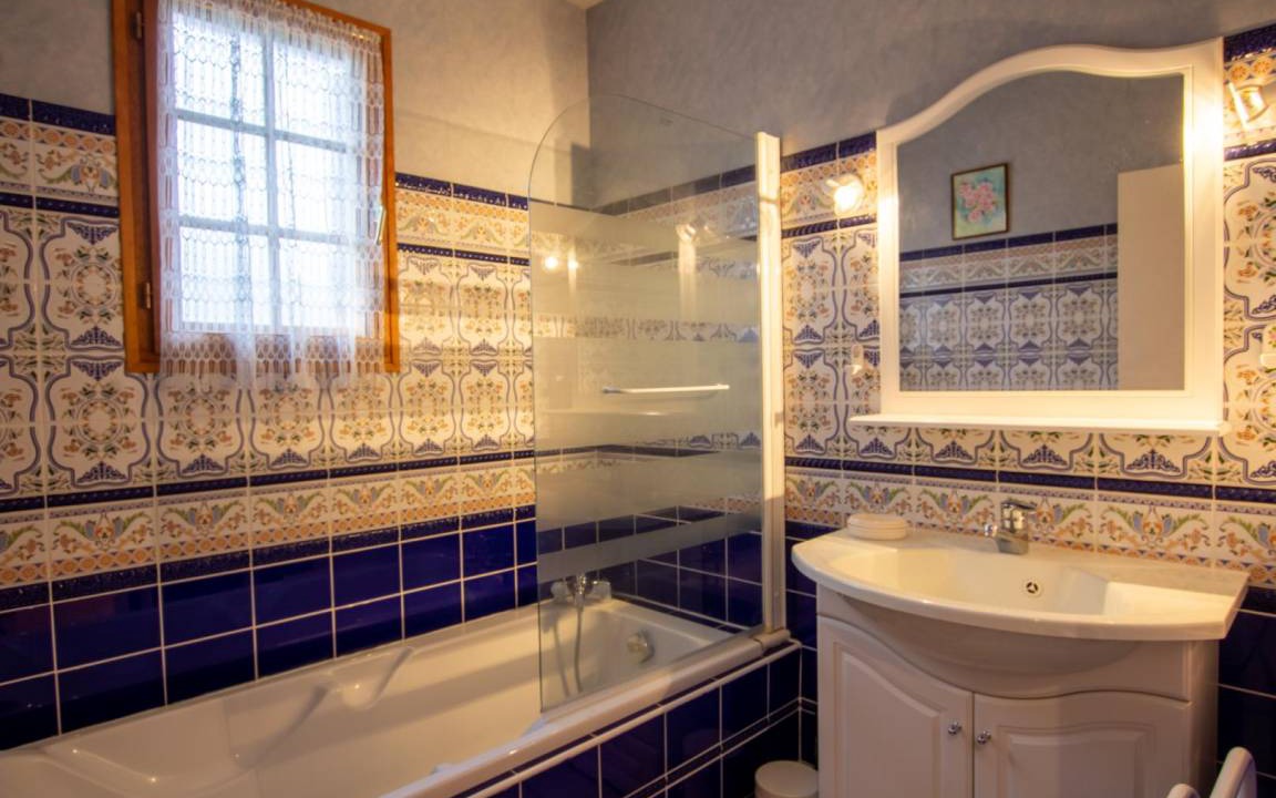 Photo of Bathroom in Le Change